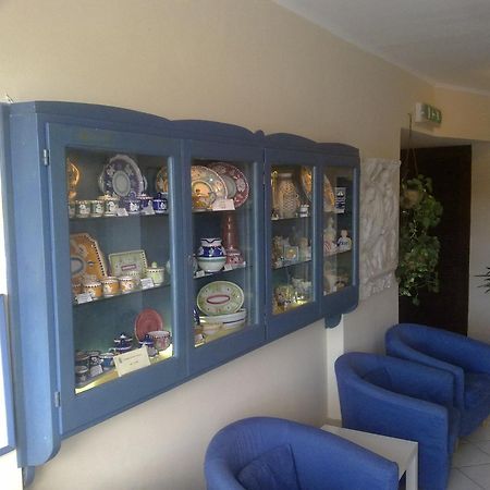 פונזה Hotel La Baia מראה חיצוני תמונה