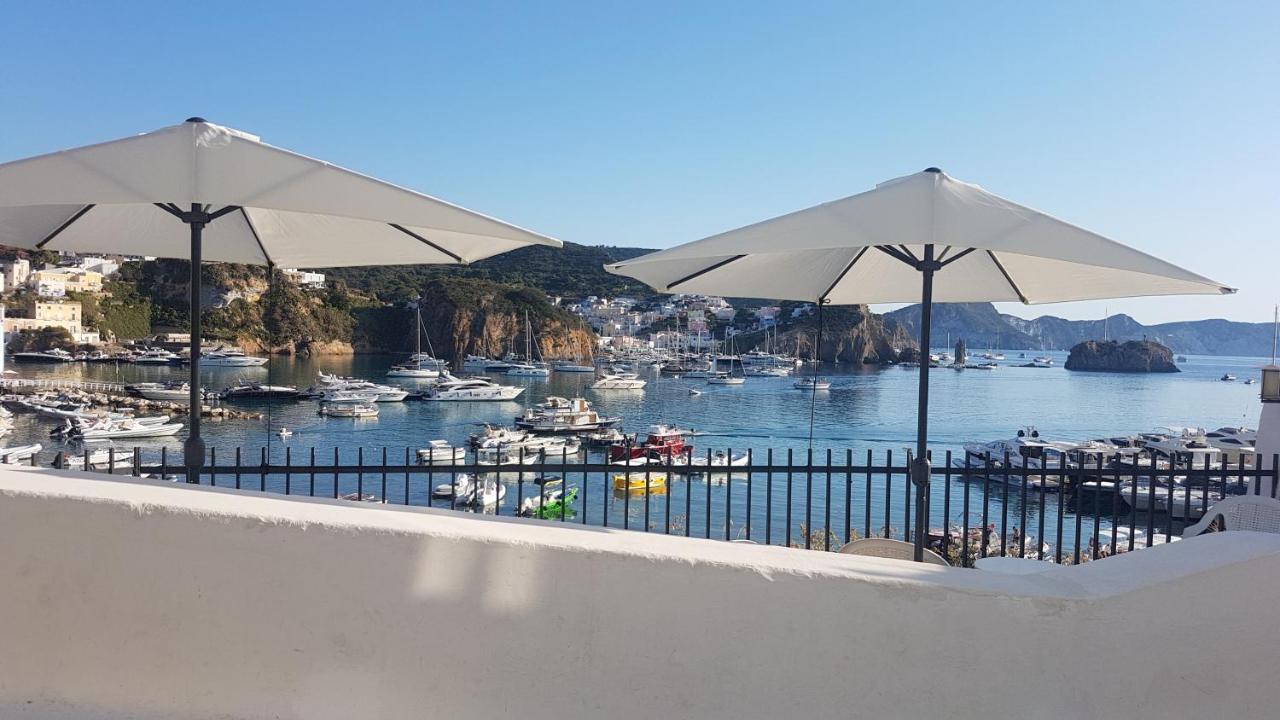 פונזה Hotel La Baia מראה חיצוני תמונה