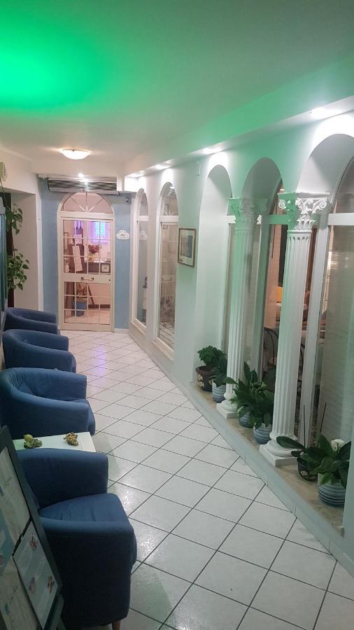 פונזה Hotel La Baia מראה חיצוני תמונה