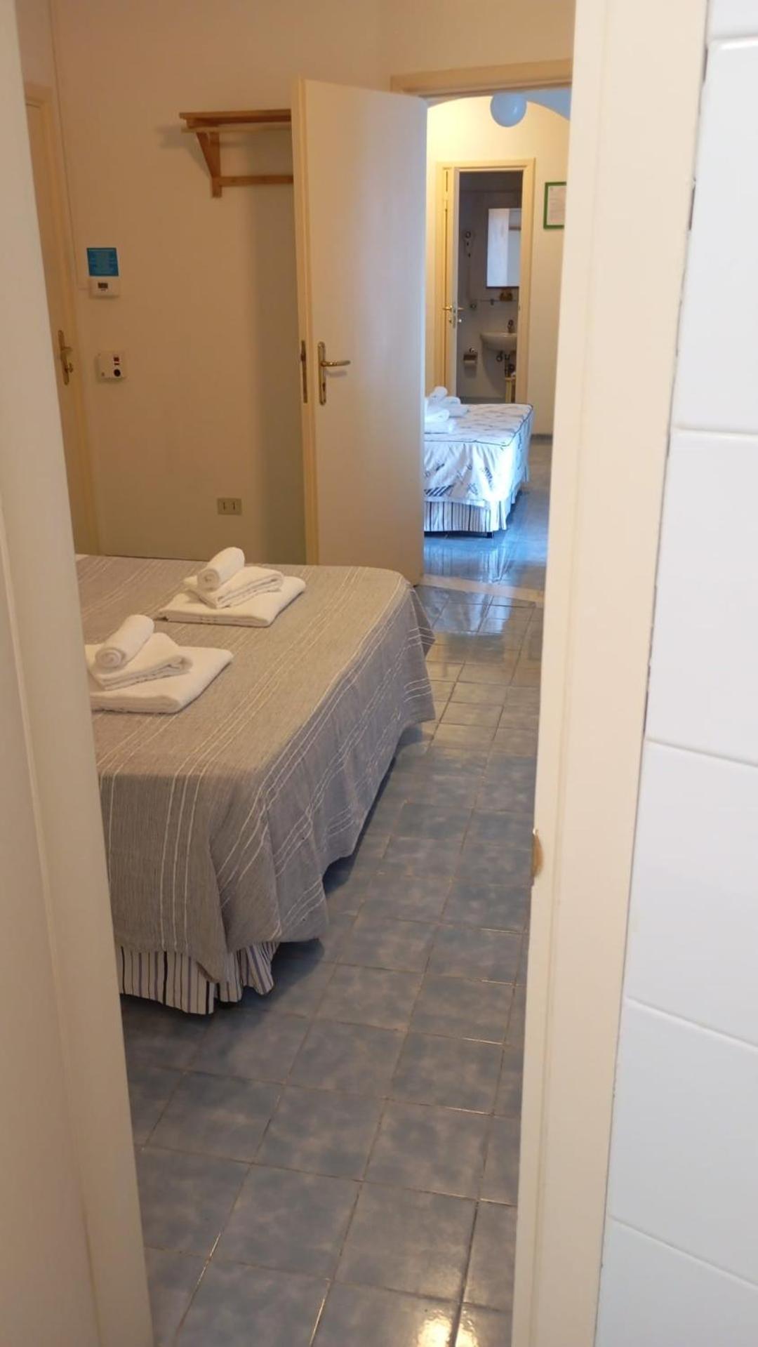 פונזה Hotel La Baia מראה חיצוני תמונה