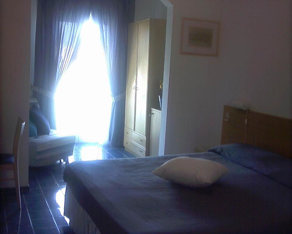 פונזה Hotel La Baia חדר תמונה