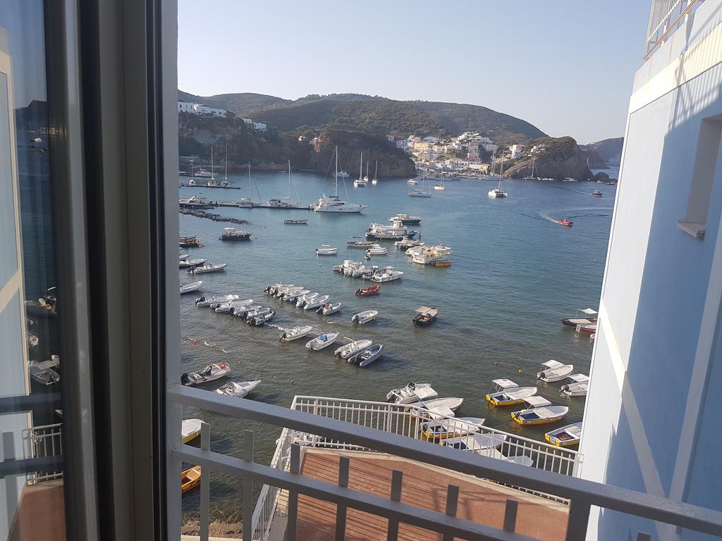 פונזה Hotel La Baia מראה חיצוני תמונה